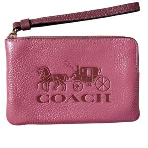 ••EUC Coach Pink Leather Wristlet Horse And Carriage Clutch